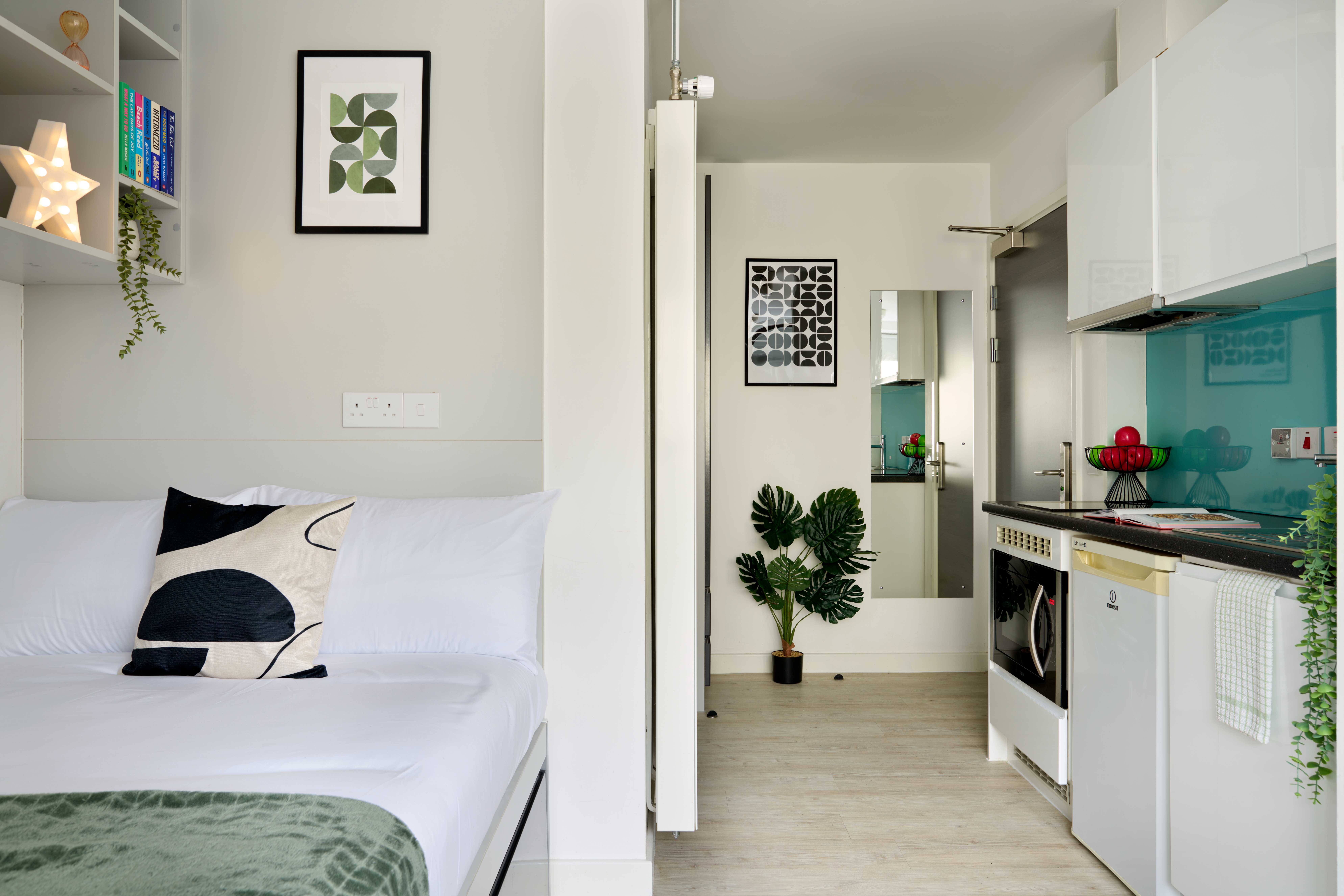 Glasgow student room bronze studio