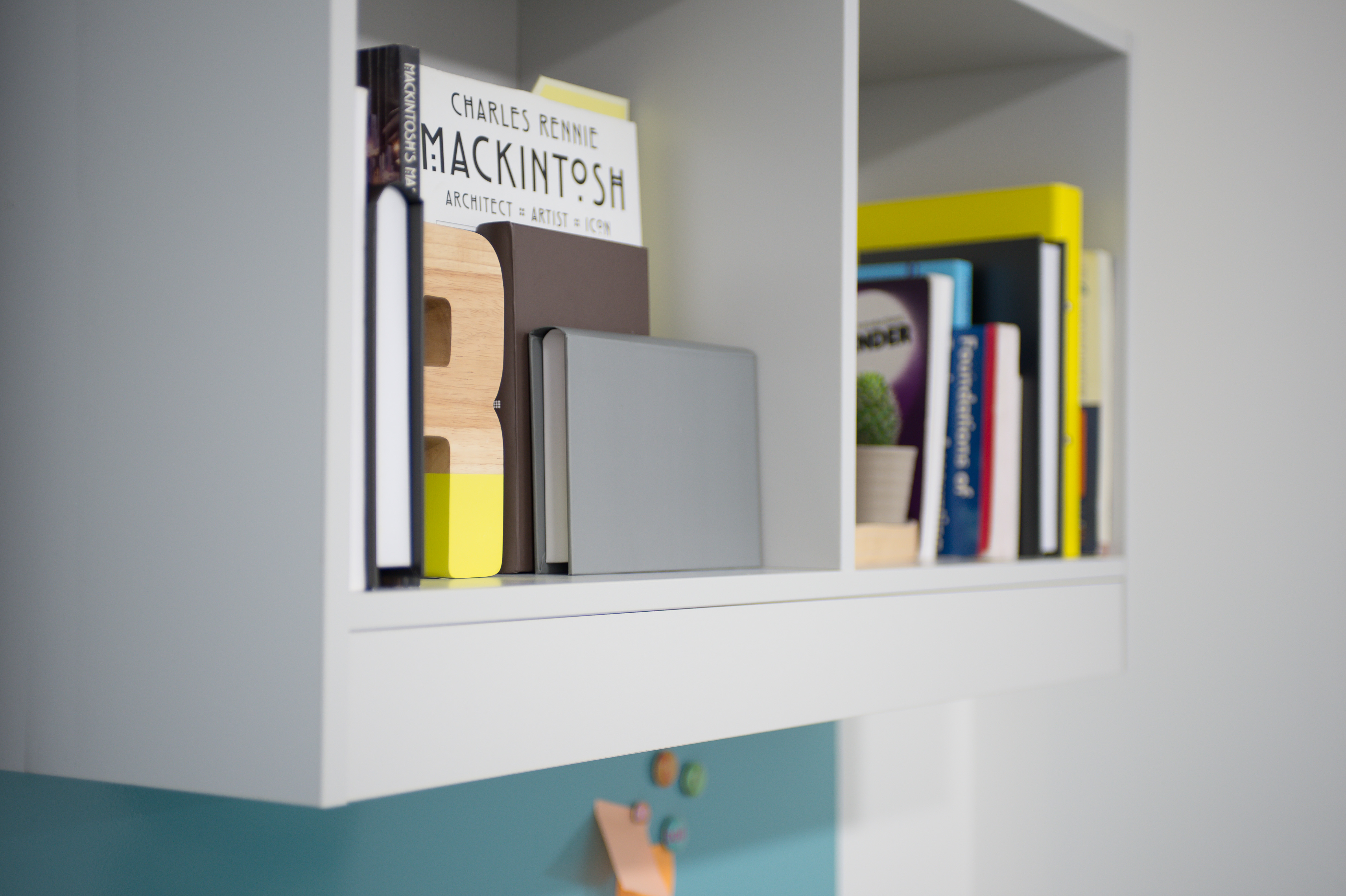 Student bookshelf at Glasgow Stewart House accommodation